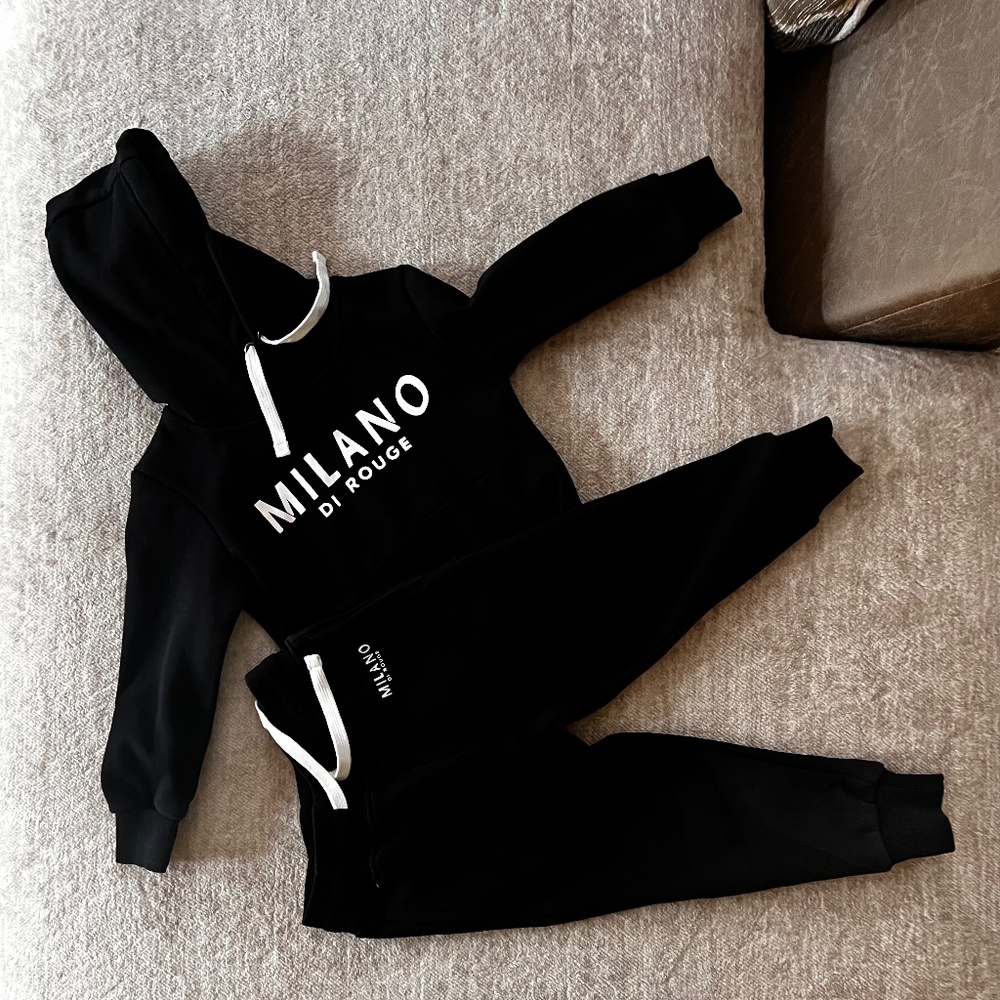 ✨ Milano Di Rouge Kids Sweatsuit – Like New! ✨